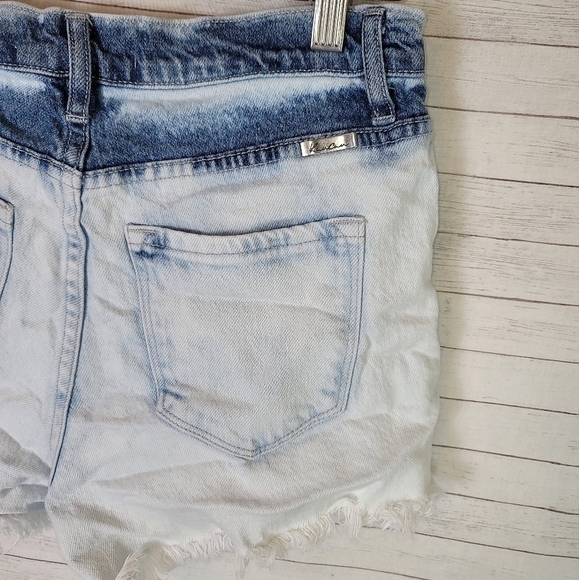 KANCAN RAW HEM TWO TONE DENIM SHORTS, SZ MEDIUM - Picture 5 of 9